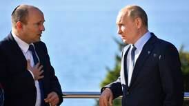 Israels Bennett møtte Putin om Ukraina: – Israel står i ein skvis