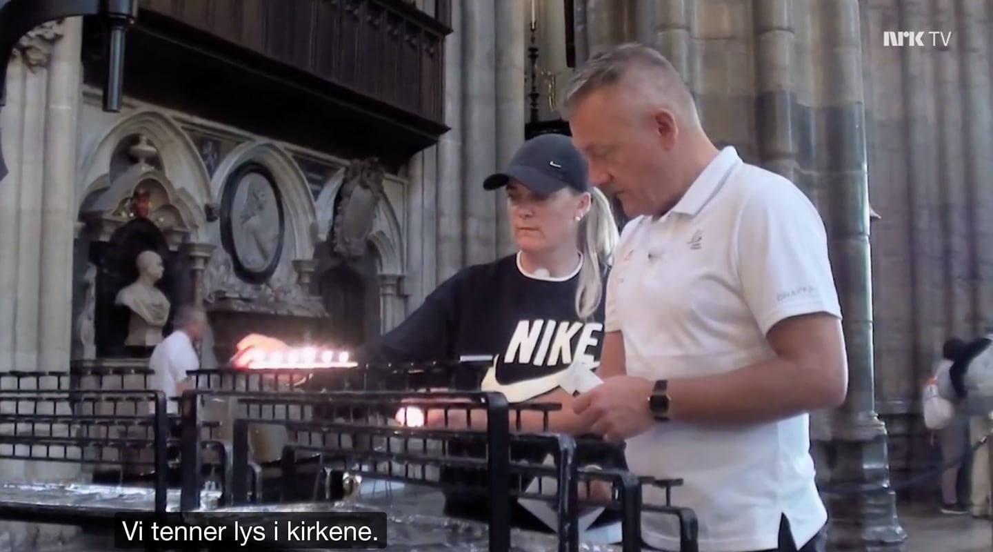 Tone og Gjert Ingebrigtsen tenner lys i Westminster Abbey
