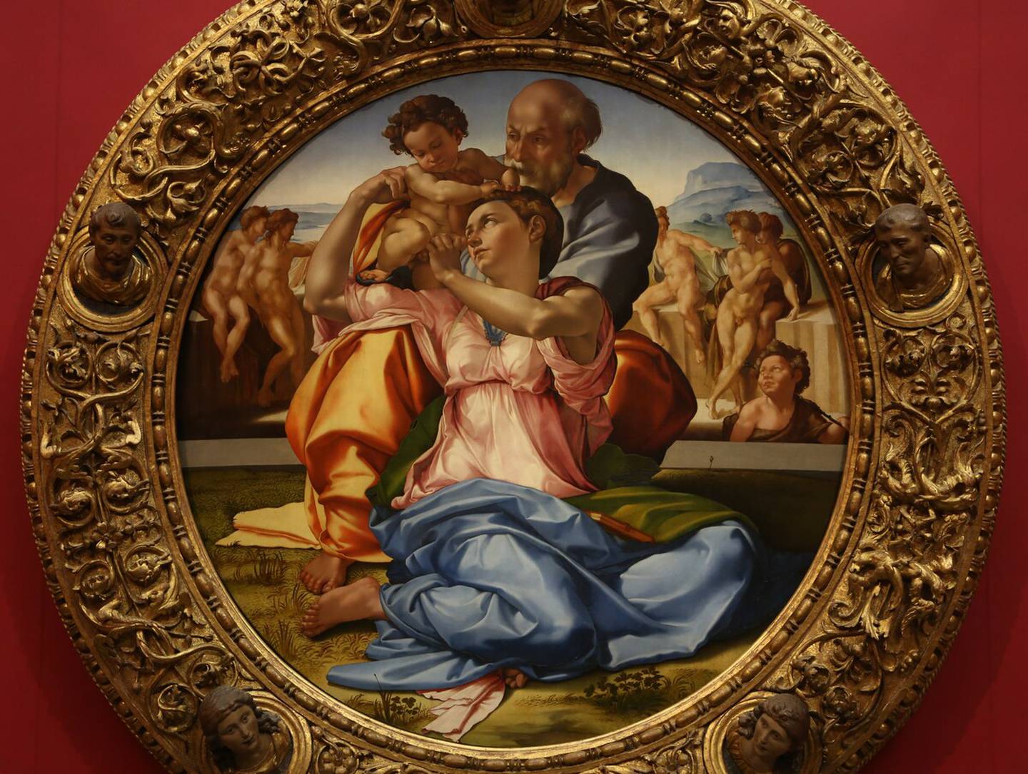 Michelangelo Buonarroti: Den Hellige familie med Johannes Døperen også kalt Donitondoen. 1505–1506. Uffizi, Firenze. Lisens: CC BY SA 3.0