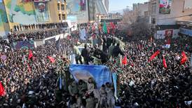 Minst 40 trampet ihjel i Soleimanis begravelse. Titusener sørgende iranere i gatene