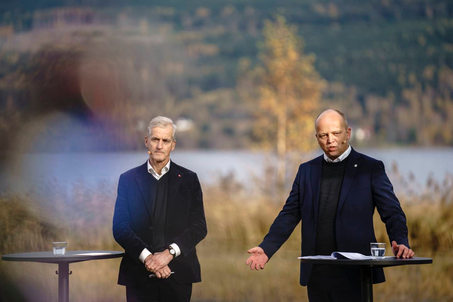 Ap-leder Jonas Gahr Støre og Sp-leder Trygve Slagsvold Vedum la fram Hurdalsplattforma på Hurdal.