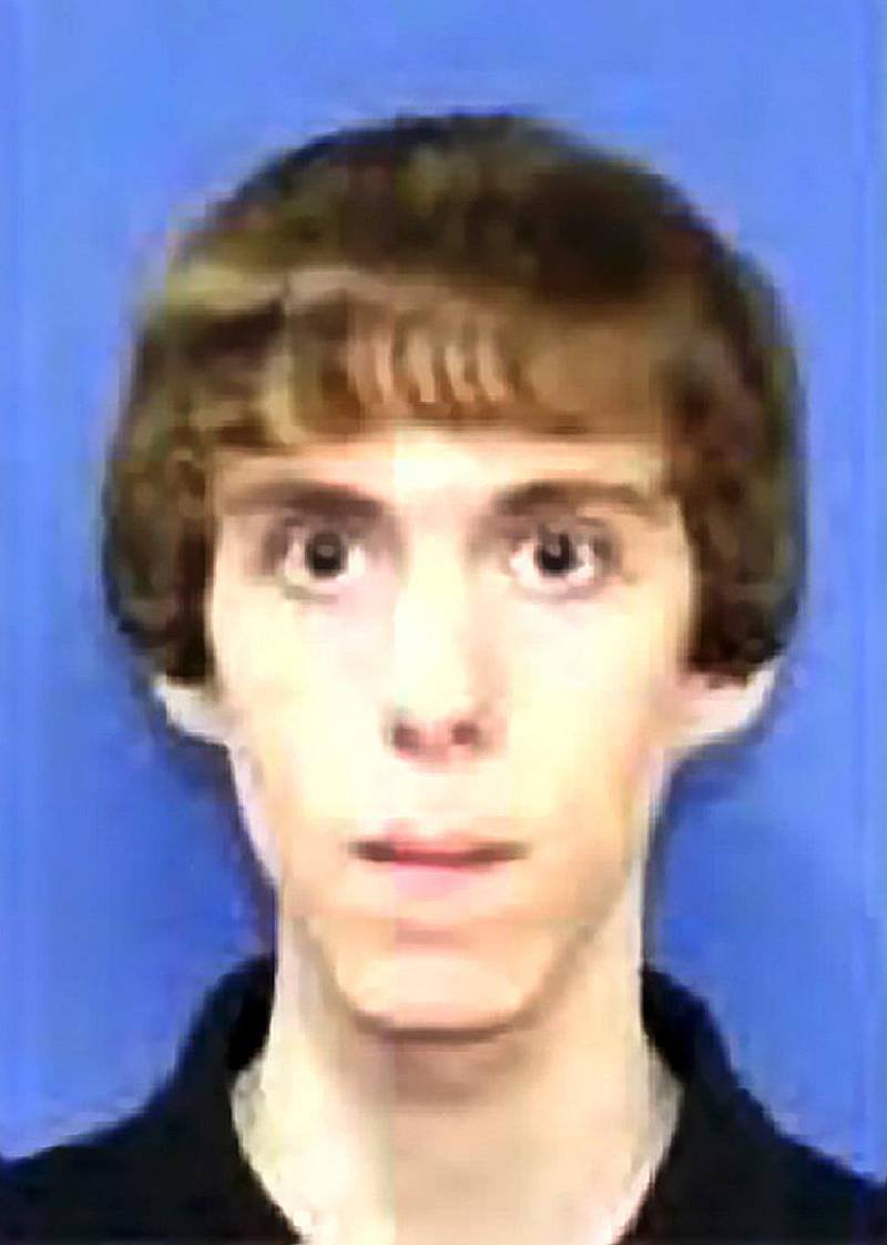  Adam Lanza drepte 26 personer, av dem 20 barn i 6–7-årsalderen, ved Sandy Hook barneskole, i Sandy Hook i Connecticut i USA.