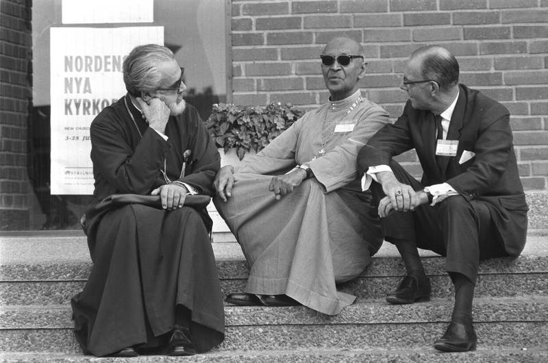Kirkemøtet i Uppsala i 1968 var svært omstridt, og ble et vendepunkt i Vårt Lands historie. I midten: President for Kirkenes Verdensråd, biskop Lakdasa de Mel fra den Indiske kirke i Pakistan, Burma og Ceylon.