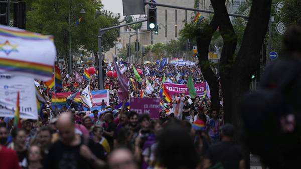 Tusenvis sluttet seg til prideparade i Jerusalem