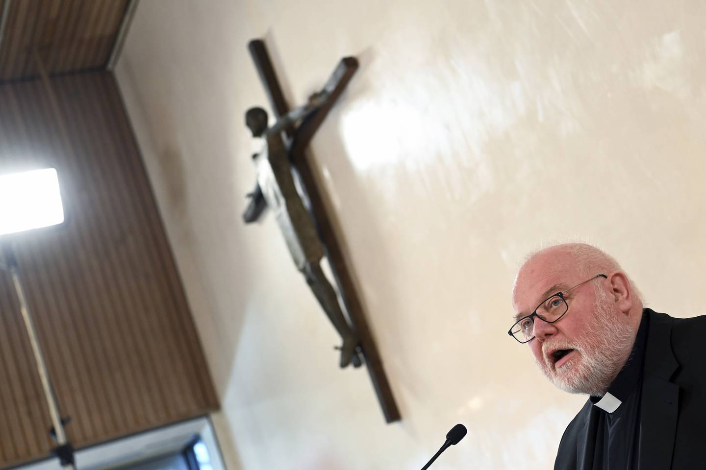 Kardinal Reinhard Marx la i januar fram en granskingsrapport om omfattende overgrep begått i erkebispedømmet München og Freising gjennom flere tiår. Foto: DPA / AP / NTB