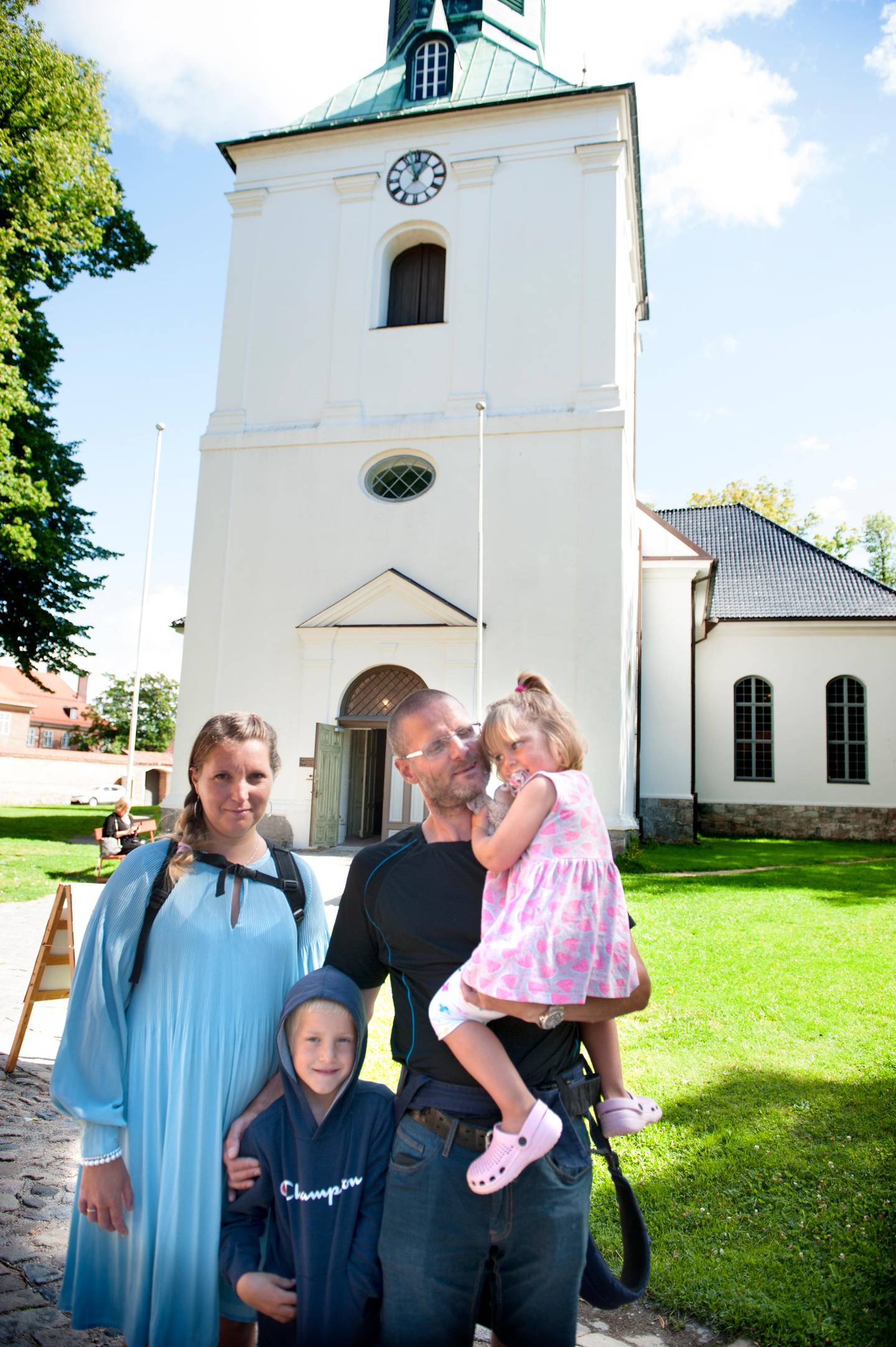 Familien Barthel – Ursula, Karl Remi og barna Jakob og Linett liker at kirkene er åpne og tilgjengelige.