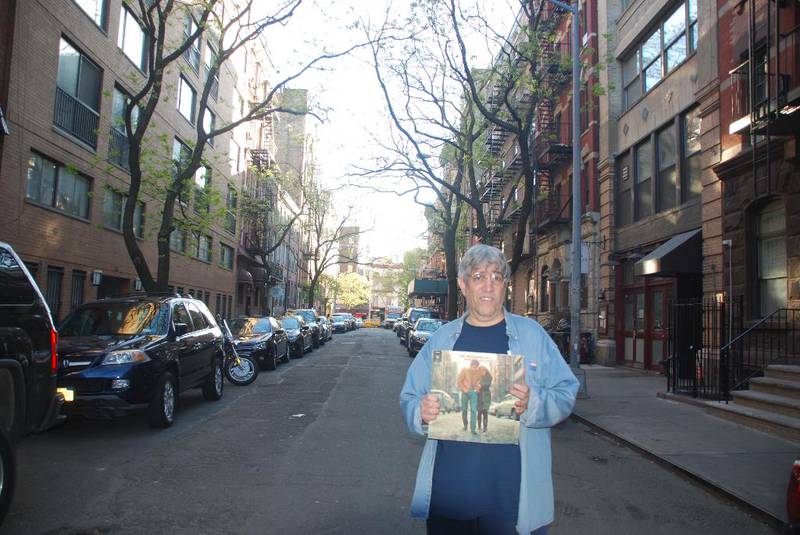 Omslaget til den første LP-en med egne låter, The Freewheelin' Bob Dylan, ble tatt i Jones Street i West 4th Street i New York. John Pita har drevet platesjappe i samme gate i 37 år.