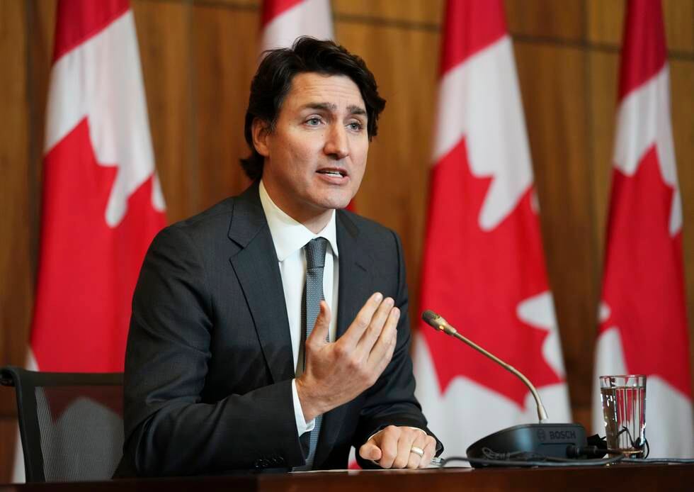 Statsminister Justin Trudeau, her på en pressekonferanse tidligere denne måneden, sa tirsdag at hans hjerte er knust over funnet av det som ser ut til å være en ny avsløring av massegraver. Foto: Sean Kilpatrick / The Canadian Press via AP / NTB