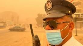 Tusenvis til sykehus i Irak etter sandstorm
