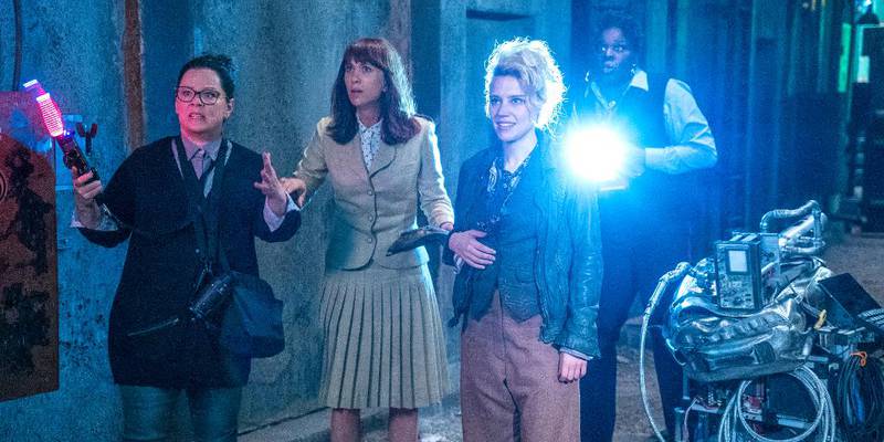 Melissa McCarthy, Kate McKinnon­, Kristen Wiig og Leslie Jones jakter spøkelser i nyinnspillingen­ av Ghostbusters.