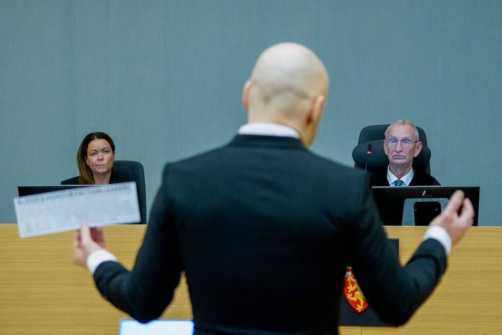 Dommer Dag Bjørvik tar imot forklaring fra Anders Behring Breivik for hvorfor han skal prøveløslates.
Foto: Ole Berg-Rusten / NTB / POOL
