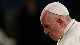 Paven talte for de sårbare som «lider på korset»