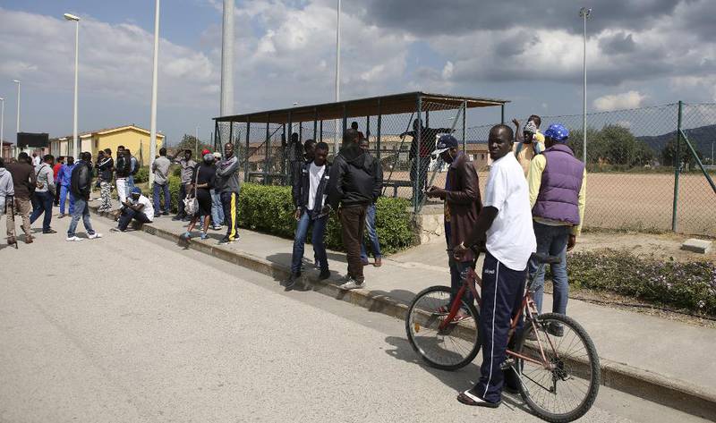 Mange på asylmottaket i Mineo har en tøff reise bak seg. Fra 1993 og frem til og med 2014 har 30.000 mennesker omkommet langs rutene inn i Europa, viser ny fransk statistikk.