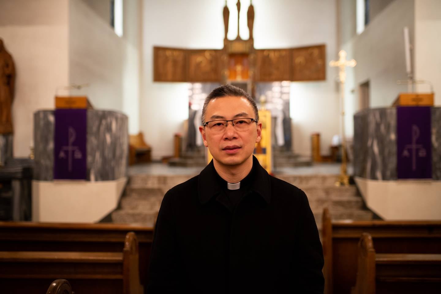 HÅPER PÅ ÅPNING: Sokneprest Carlo Borromeo Le Hong Phuc i St. Olav domkirkemenighet håper Oslo snart kan åpne for messer.