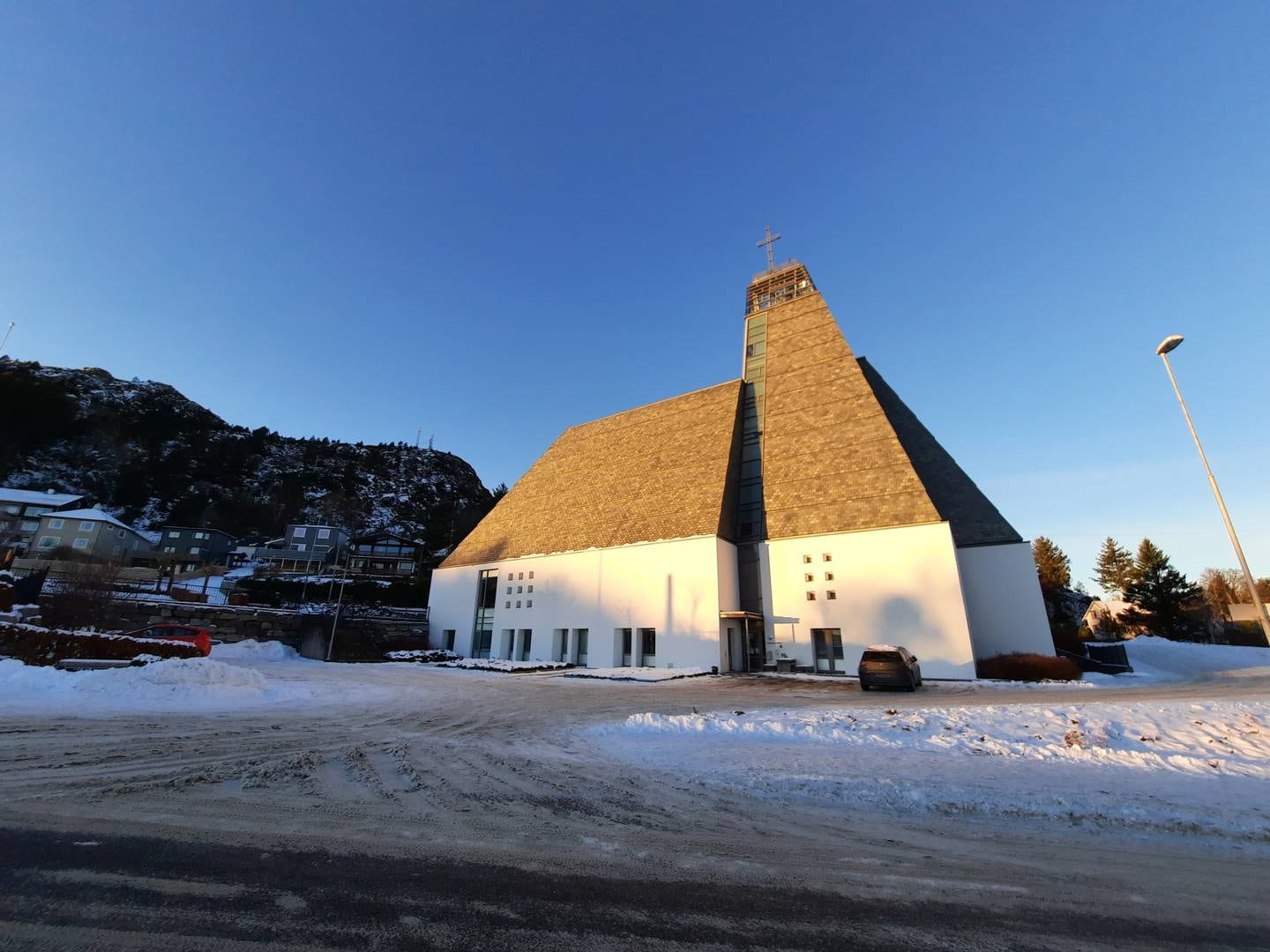 Herøy kyrkje i Møre bispedøme.