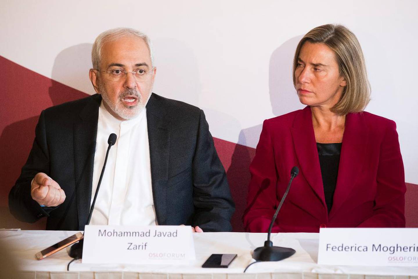 Irans utenriksminister Mohammad Javad Zarif og EUs utenrikssjef Federica Mogherini kan vinne prisen for atomavtalen med Iran. 