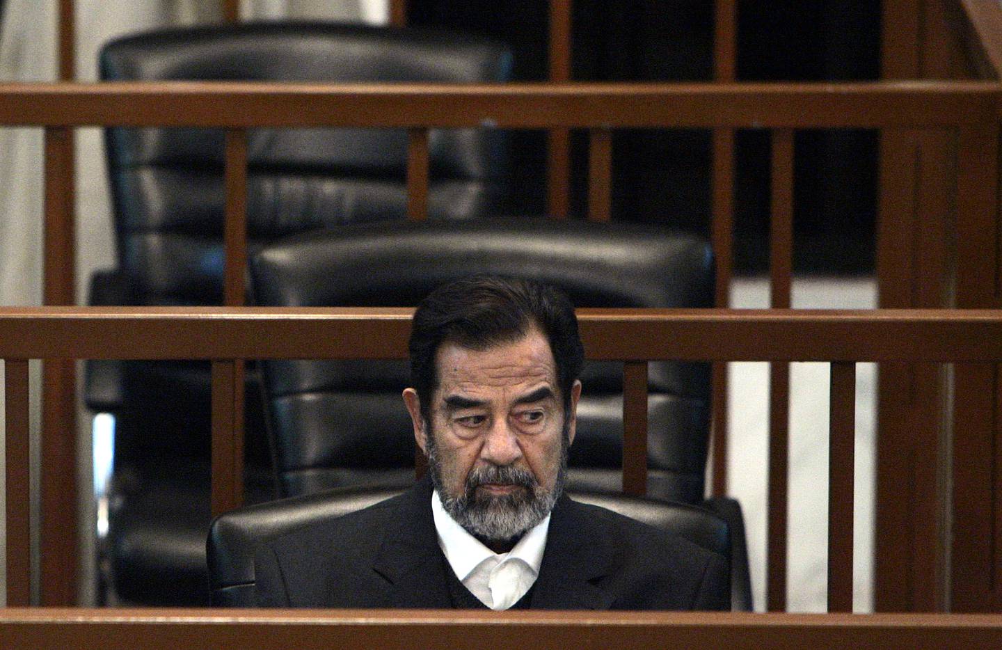 Saddam Hussein stilt for retten for folkemord mot kurderne i november 2006. En måned senere ble han henrettet ved henging.