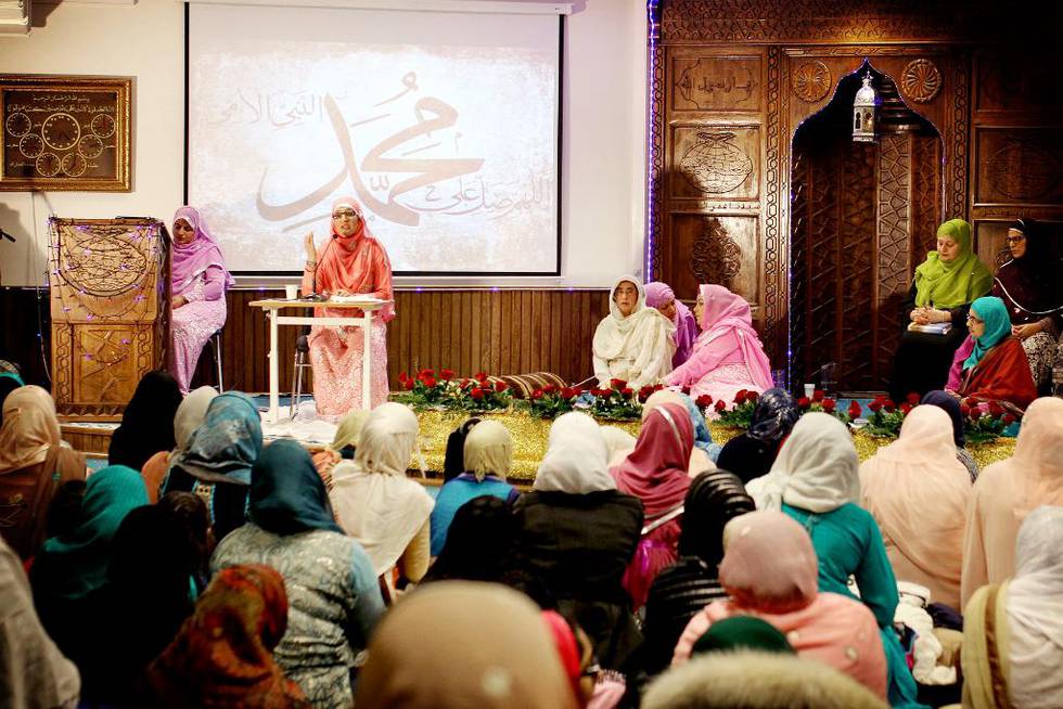 Med profeten fikk kvinnene en ny verdi. ­Det er budskapet fra Tahira Firdous når kvinner fra den muslimske menigheten Minhaj er samlet for å feire profetens fødselsdag.