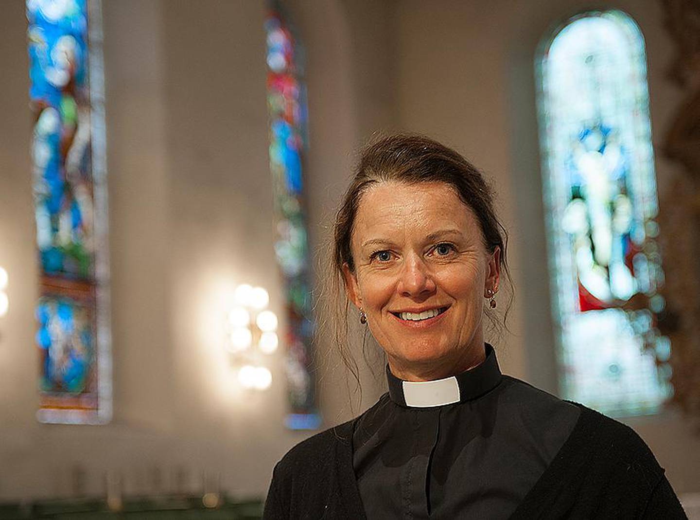 – Kirken kan være veldig tydelig på at det finnes et sted du kan legge fra deg alle bekymringer, sier ledende domkirkeprest Elisabeth Thorsen.