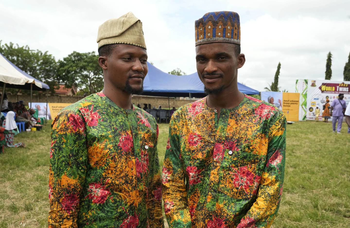 DELTOK: Taiwo Ojeniyj (til venstre) og Kehinde Ojeniyi (27).