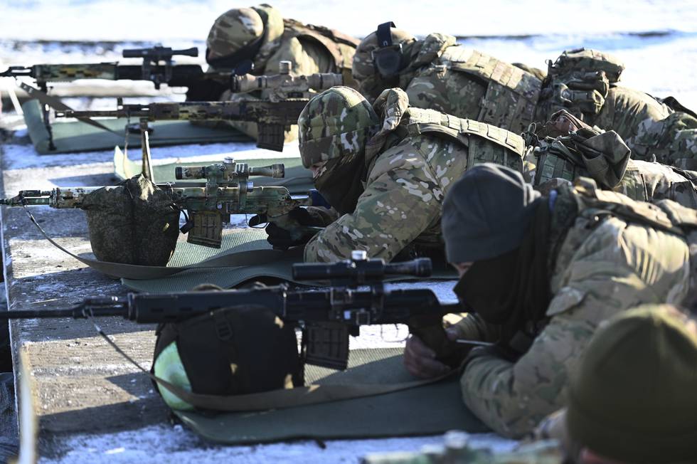 Russiske soldater under en militærøvelse i Kadamovskij i Rostov-regionen, drøyt 70 kilometer fra grensa til Øst-Ukraina. Foto: AP / NTB