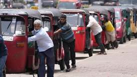 Tomme bensinpumper på Sri Lanka