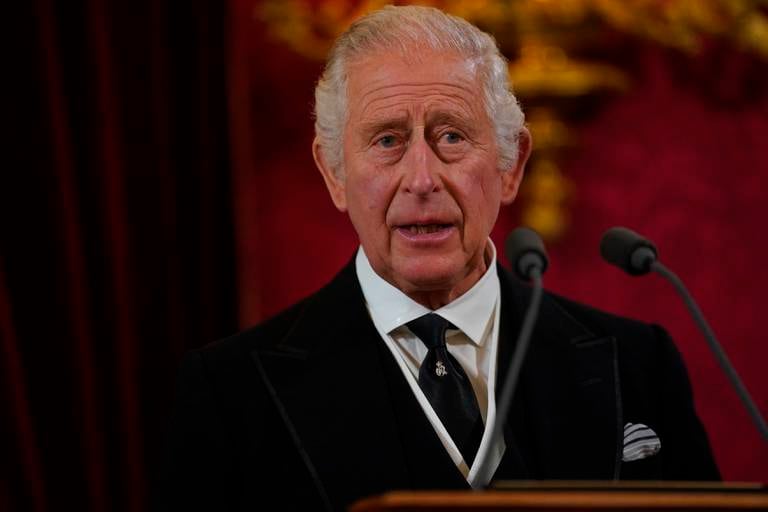 Bildet viser kong Charles som talte lørdag til tiltredelsesrådet i St. James's Palace i London. Foto: Victoria Jones / Pool / AP / NTB