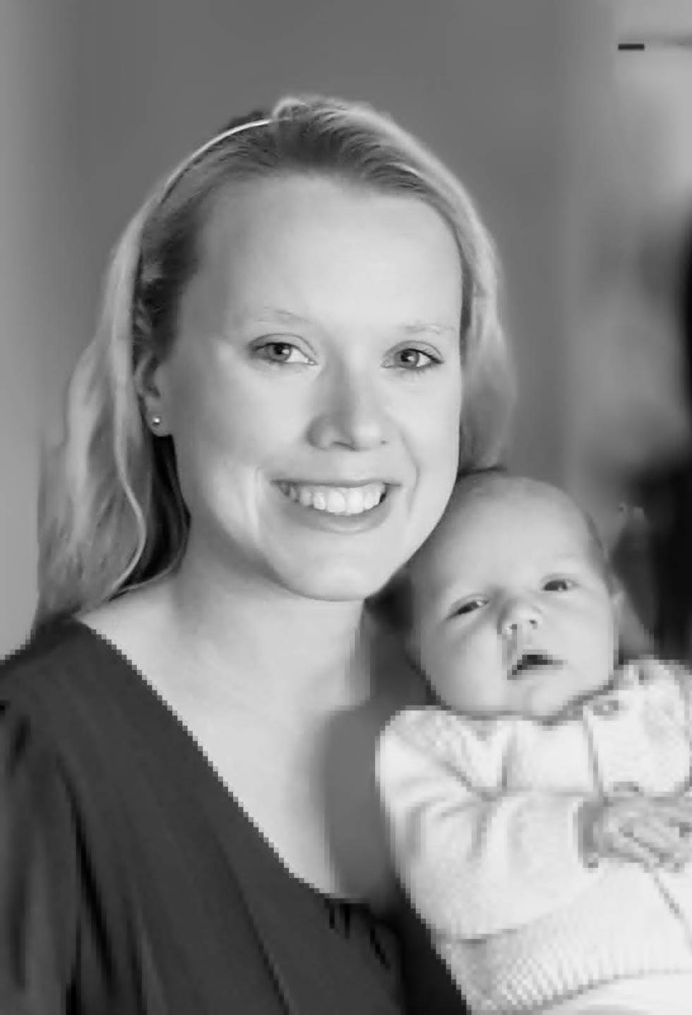 Cecilia Ingulstad opplevde at hun og hennes nyfødte baby ble overlatt til seg selv etter fødselen. Hun mener smitteverntiltakene på fødeavdelingene går på bekostning av mor og barn. Bildet er et illustrasjonsfoto.