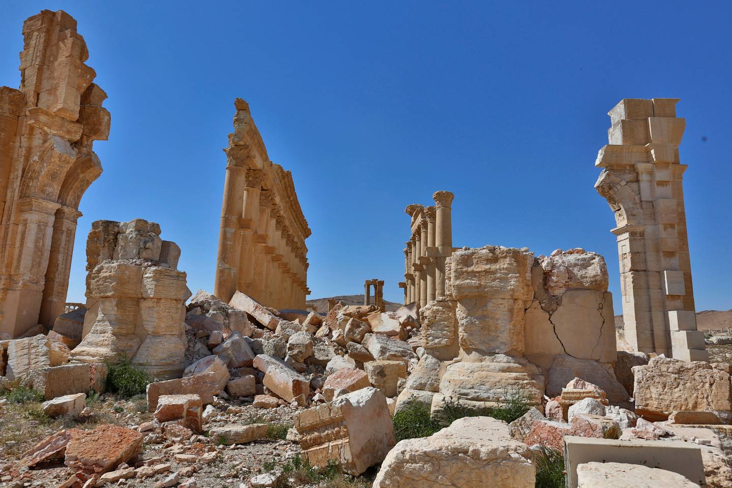 IS har plyndret og ødelagt kulturskatter i Syria, her fra Palmyra, som er en av de gamle kulturbyene som har vært utsatt for ødeleggelsene. Foto: AP/NTB scanpix
