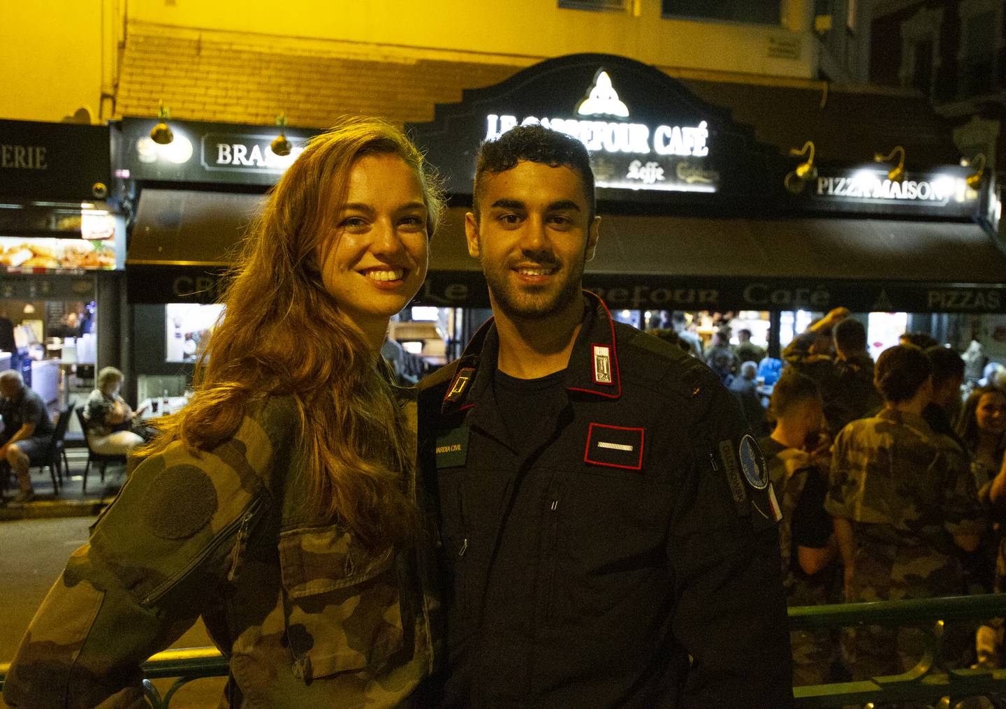 Rachel Labbé og Vittorio DiScala synes det er gøy å møte folk fra mange andre nasjoner.