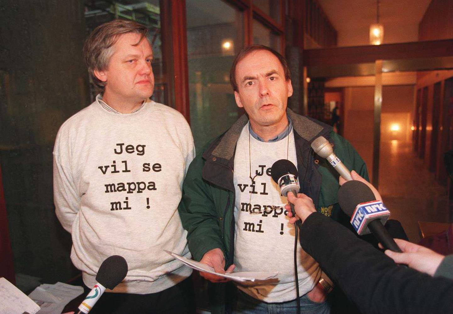 Bilde fra 1996 da Erling Folkvord (t.h.) var Rvs stortingsrepresentant. Sammen med daværende RVs partileder Jørn Magdahl fredag.