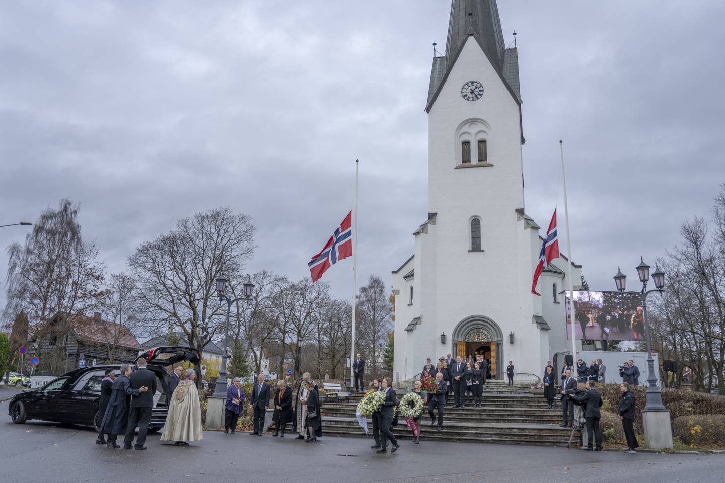 Biskop Rosemarie Köhn begraves fra Hamar domkirke