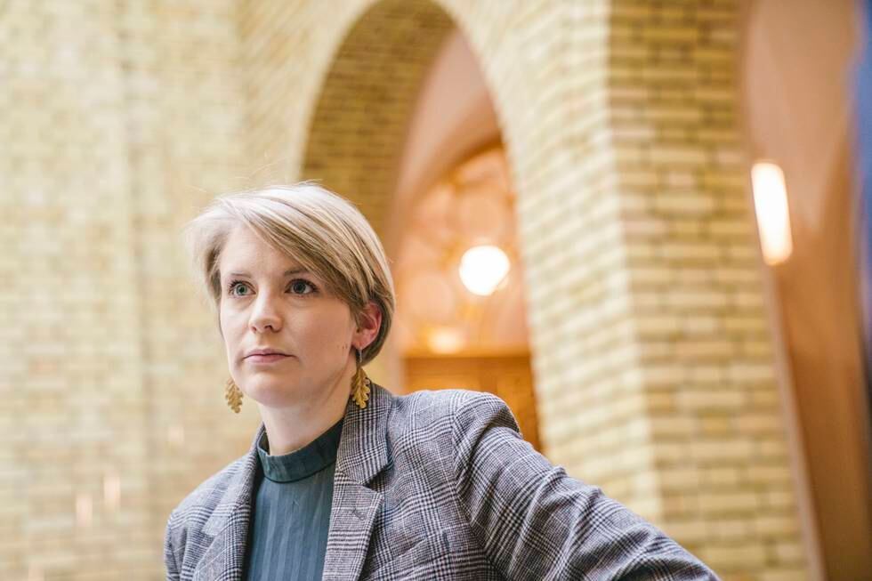 Kari Elisabeth Kaski i SV er kritisk til Trygve Slagsvold Vedums (Sp) hevder at folk vil få mer å rutte med i år. Foto: Stian Lysberg Solum / NTB