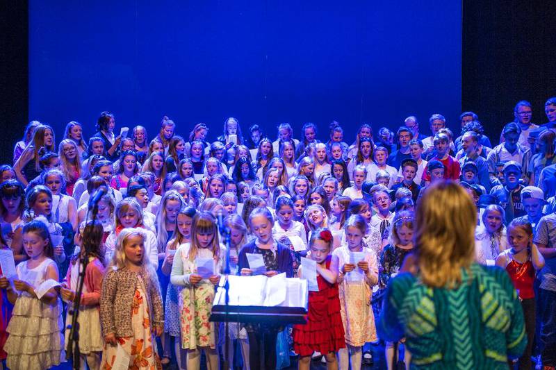 Nøtterøykirkens barnekor er med på kirkens korskole, og hadde vårkonsert onsdag 6. mai i Nøtterøy kulturhus. Dirigent Kristin Vold Nese var sjef for oppsetningen. 150 barn og ungdom i kor, og 412 solgte billetter.