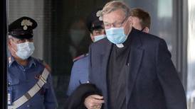 George Pell tilbake i Vatikanet – motstander beskyldes for komplott