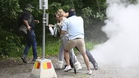 Kvinne med brannslukningsapparat forsøkte å stanse koranbrenning i Sverige