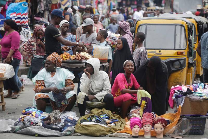 Nigeria med sine 140 millioner innbyggere regnes blant de mest lovløse, korrupte og kaotiske landene i Afrika. Nå setter myndighetene inn en frivillig brigade på 170.000 menn og kvinner for å få bedre disiplin og høyere moralsk standard.