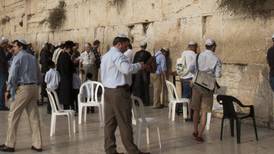 Israeler drept av vakt ved Klagemuren