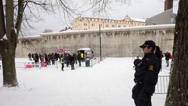Antiislamister trosset snø og kulde i Oslo