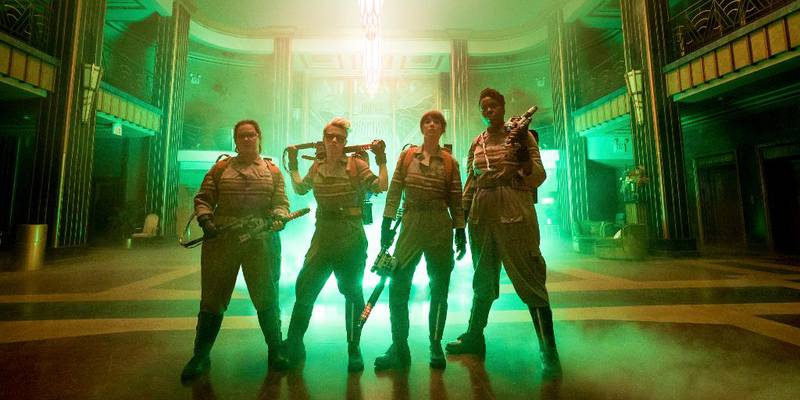 Melissa McCarthy, Kate McKinnon­, Kristen Wiig og Leslie Jones jakter spøkelser i nyinnspillingen­ av Ghostbusters.
