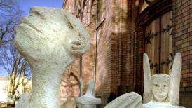 Rullende engler blir minnekunst i Dresden