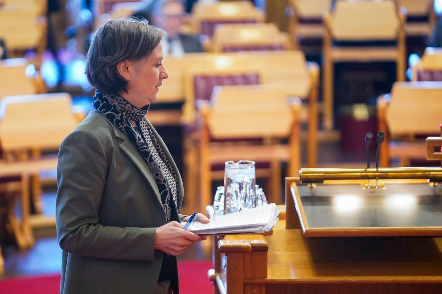 Barne- og familieminister Kjersti Toppe (Sp) svarte på spørsmål om misjonærbarna under Stortingets spørretime onsdag. Foto: Terje Pedersen / NTB