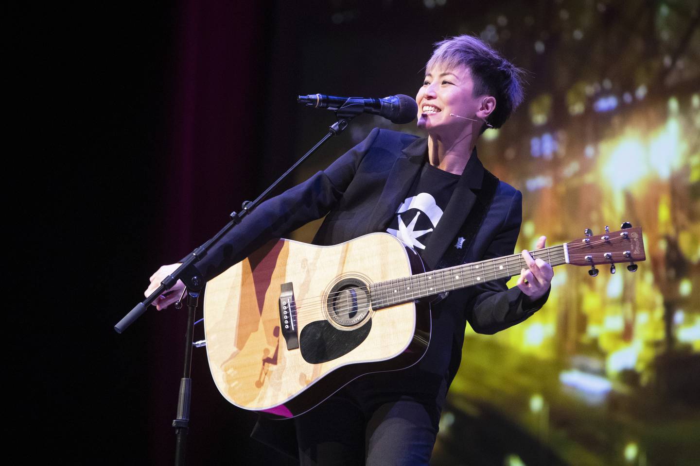 Oslo  20190527.
Hong Kong-based artist and LGBTQ rights advocate Denise Ho performs during the Oslo Freedom Forum on Monday.
Foto: Ryan Kelly / NTB