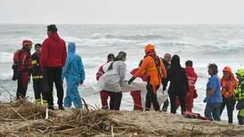 43 døde da migrantbåt forliste i Italia