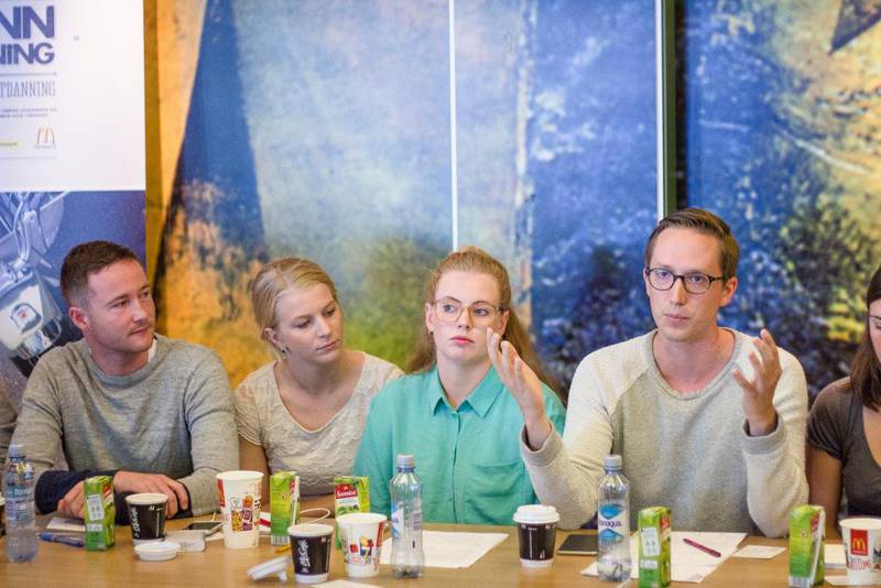 SER TIL DE VOKSNE: I går debatterte ungdomspolitikere fra de åtte stortingspartiene fremtiden til norsk landbruk. Som resten av sin generasjon vil også ungdomspolitikerne tas seriøst og få gjennomslag for sine saker.