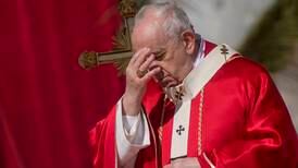 Paven fordømmer krigen i Ukraina og ber om våpenhvile
