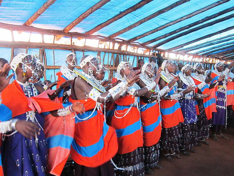 Store deler av de 1,6 millionene maasaier i Tanzania og Kenya er kristne. Bildet er tatt under en gudstjeneste i en maasai-menighet i Tanzania.