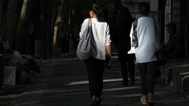 FN krever at Iran skrinlegger hijab-lov