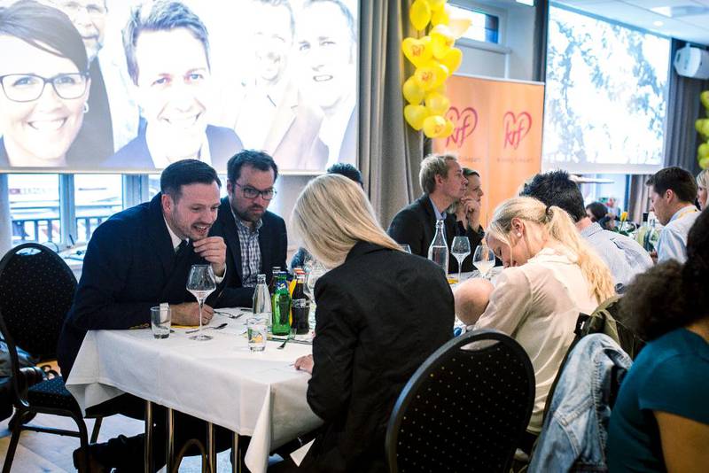 Krf-valgvake, Bergen, Dag Inge Ulstein med kone og barn