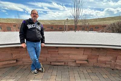 25 år etter Columbine: Han går i sin døde sønns sko